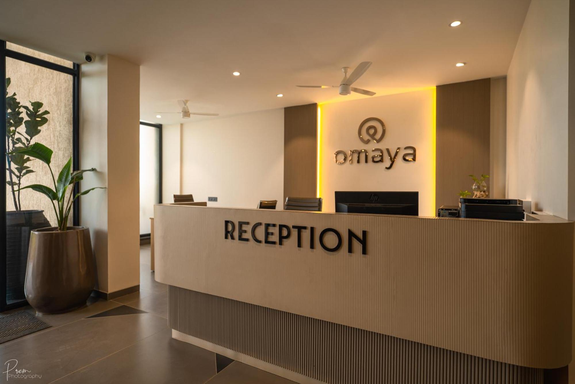 Hotel Omaya Garden Rāipur Exteriör bild