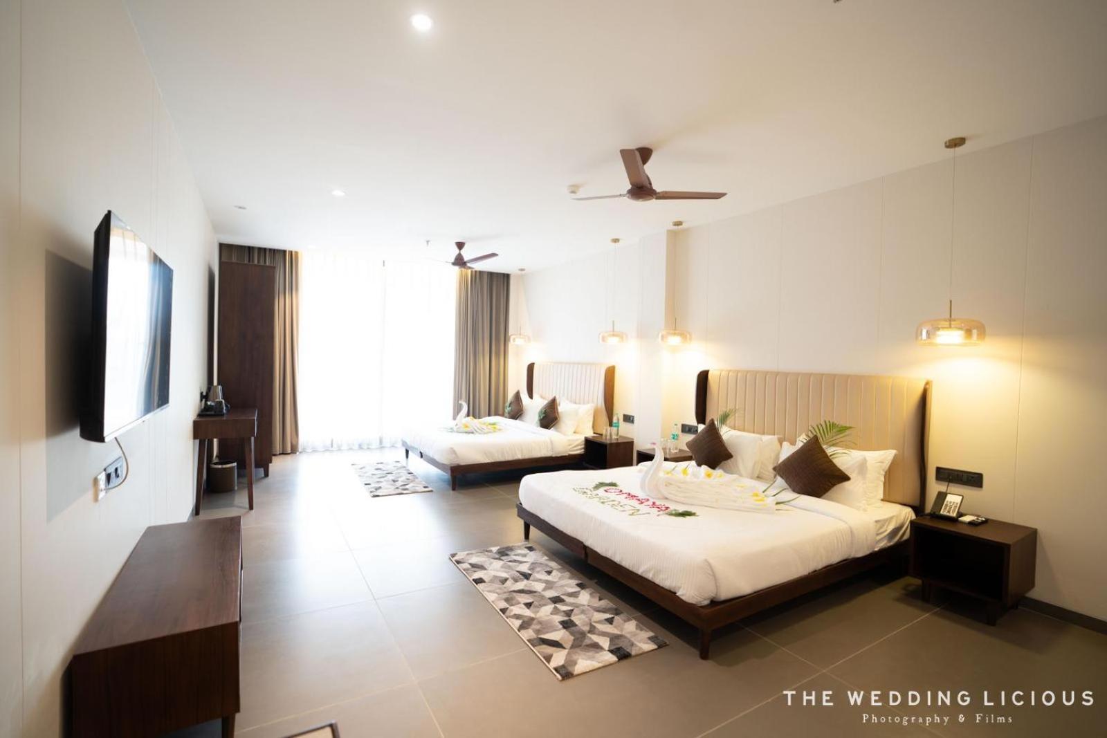 Hotel Omaya Garden Rāipur Exteriör bild