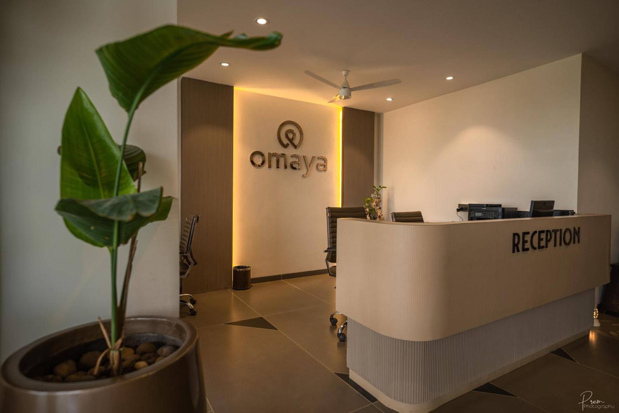 Hotel Omaya Garden Rāipur Exteriör bild